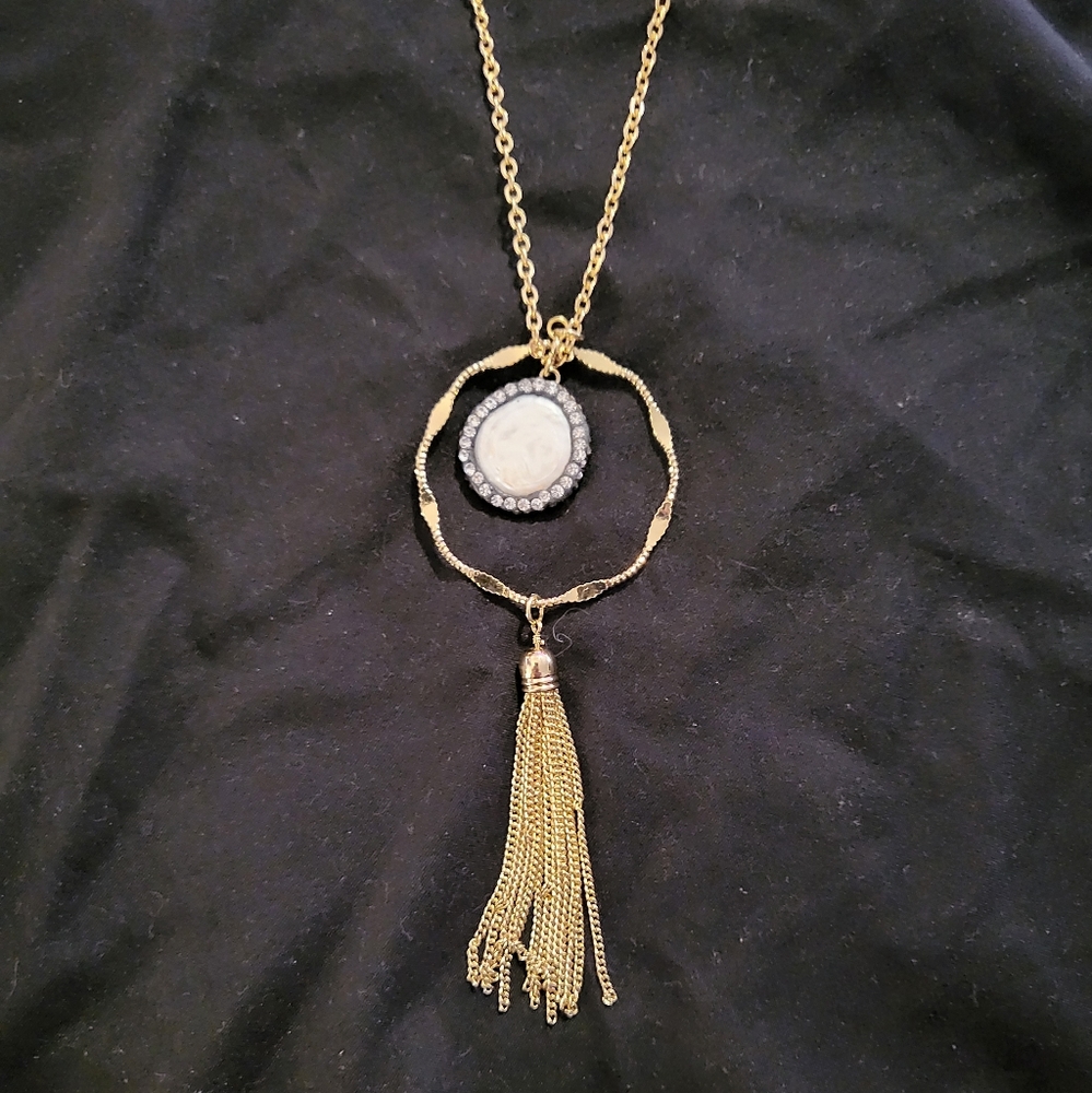 Necklace and earings